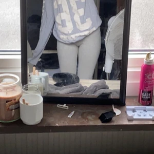 Ge långärmad tröja  - Grå långärmad jätte fin tröja 