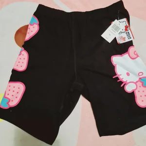Oanvänd Hello kitty Biker shorts - Har aldrig använt den då den är för stor på mig. 