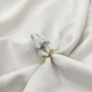 Ringar - Superfina ringar i både guld och silver, finns att köpa. De är i sterling silver samt den i guld är guldpläterad. De är även justerbara och passar därför vem som helst!💘 Skriv till mig privat om du är intresserad! Frakt kostar 13kr