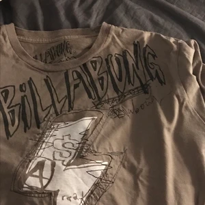 ascool t-shirt - jättehäftig T-shirt från märket billa bong?? storlek m men kan ha som oversized för xs o s oxå. tryck på fram och baksida, + frakt🎞🕊🐻🤍