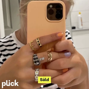 Ringar - Säljer ringar för 20 kr st eller alla för 50 kr exk frakt. (Ringarna som säljs är de på andra bilden) första bilden lånad