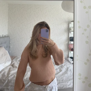 Stickad tröja nakd XXS - Jättefin stickad tröja från nakd som jag använt 2-3 gånger bara. Har många liknande som jag väljer före. Den är som ny.