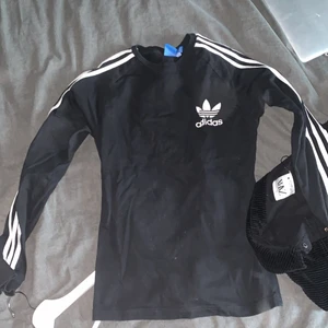 Adidas tröja  - Strl M