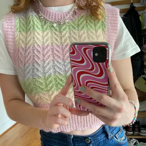 Stickad väst - Stickad väst i pastelfärger från zara. Använd fåtal gånger och i väldigt fint skick