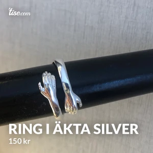Ring i äkta silver  - Jätte fin ring i äkta silver kostar 500kr men säljer den för 150kr.  Finns 3 ringar kvar för de som är intresserade. Köparen står för frakten (12kr). 😊