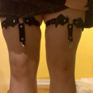 Strumpebandshållare  - Strumpebandshållare i form av fladdermöss, jättesöta