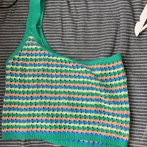 Topp - Säljer min fina topp från stradivarius som tyvär var lite för stor, använde ett fåtal gånger så är i bra skick, står inte för postens slarv💗