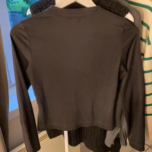 svart långärmad  -  30kr + frakt, inte använd 💕