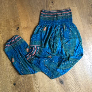 Haremsbyxor - Ett par oanvända haremsbyxor:) Fri frakt! Kontakta om frågor<3