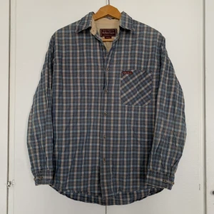 Marlboro Classics skjorta - Marlboro Skjorta hittad på secondhand, size M 🧸