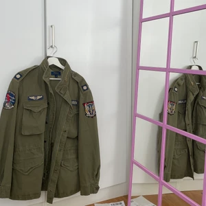 Ralph Lauren jacka - Säljer denna RL jacka, köpt på NK herr. Köparen står för frakten. 