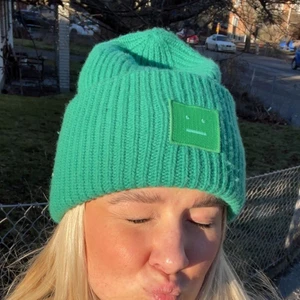 Acne mössa  - En fin grön acne mössa i bra skick💚💚 (äkta)