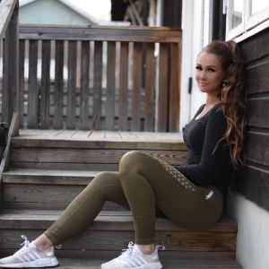 Gymshark tights - Xs, använda men fint skick. Sitter som en smäck! Finns på Södermalm eller fraktas (köpare står för frakt)💖