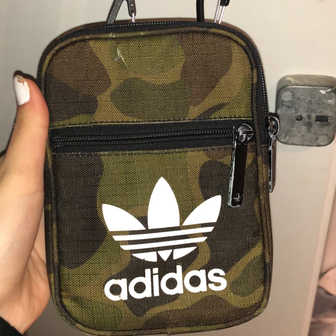 Adidas axelväska - 90