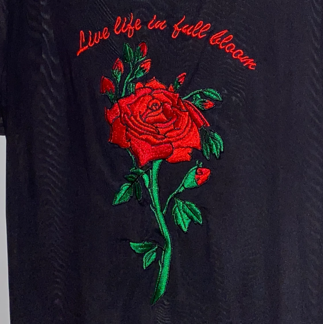 Meshtopp med broderi - 90