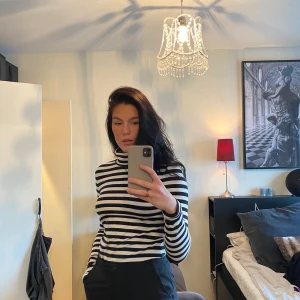 Polotröja - Säljer denna polotröja från Lindex.