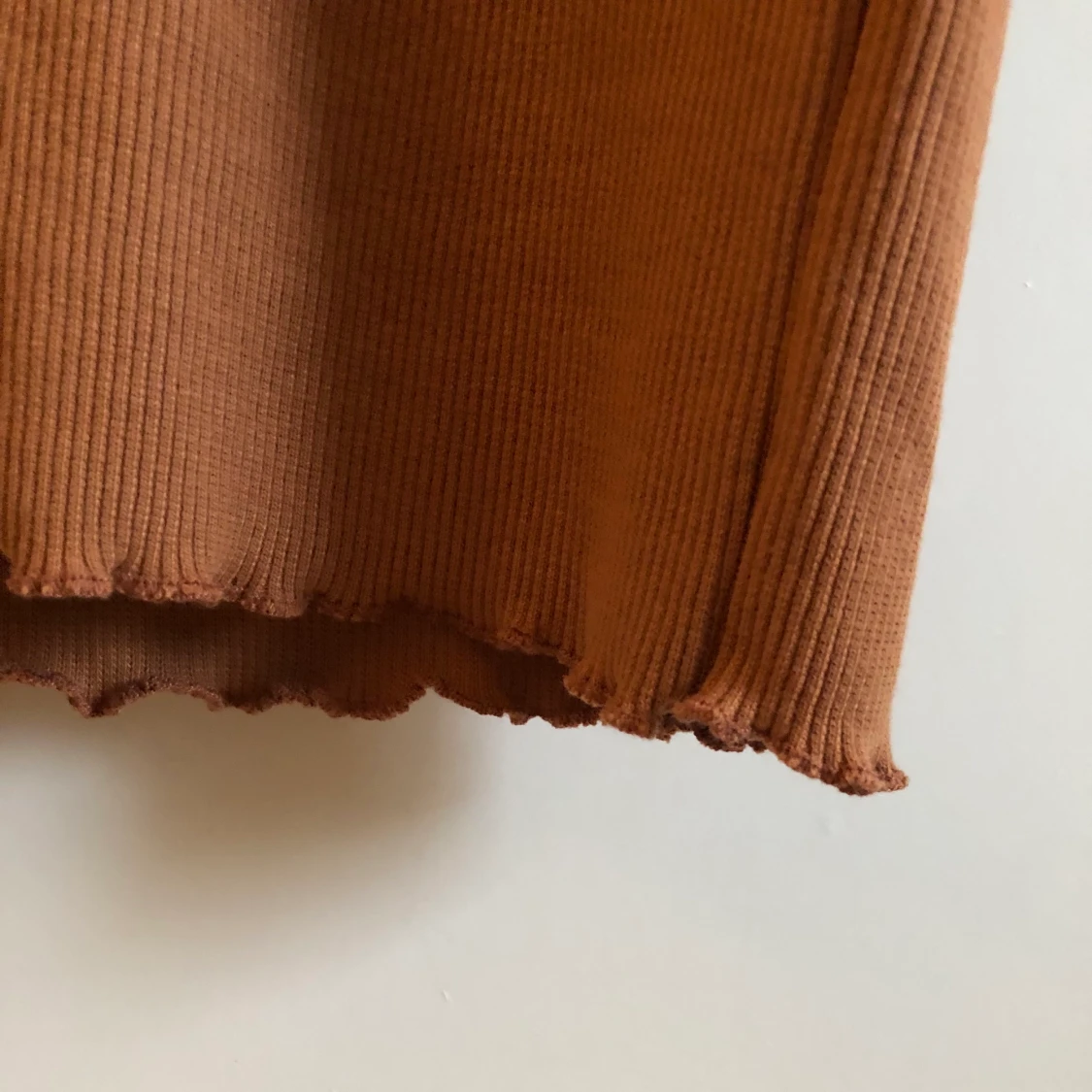 Kamelfärgad klänning från missguided - 90