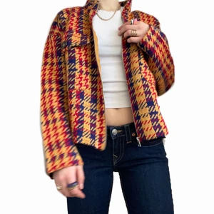 Rutig jacka - Otroligt snygg rutig jacka som är ganska lätt och perfekt till våren/sommarkvällar 