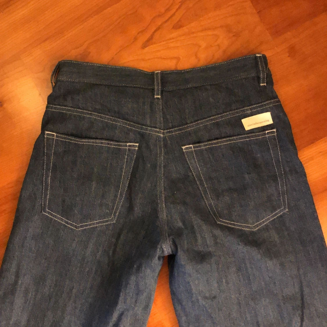 Vida jeans med slits.  - 91