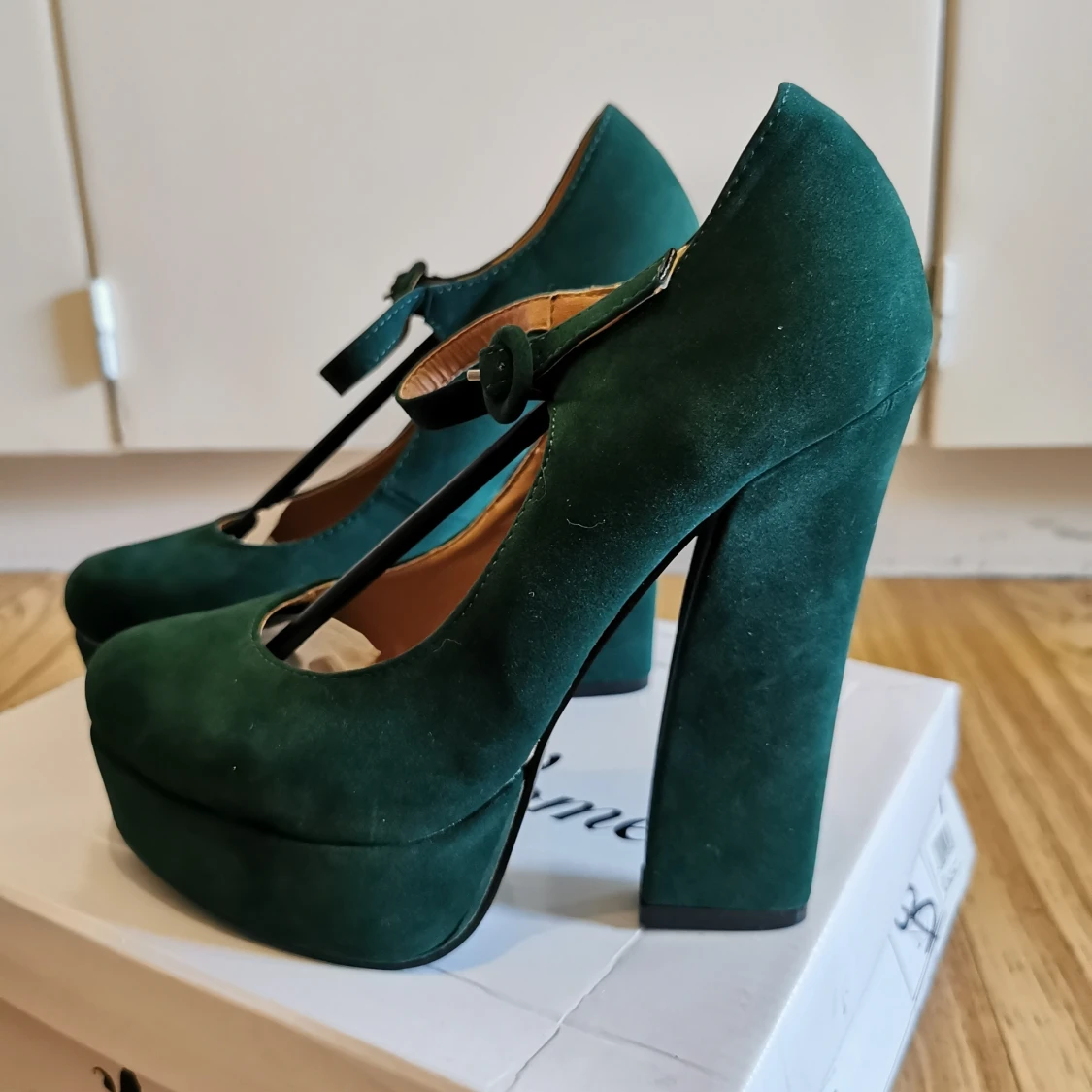 Gröna klackskor i sammet - 90