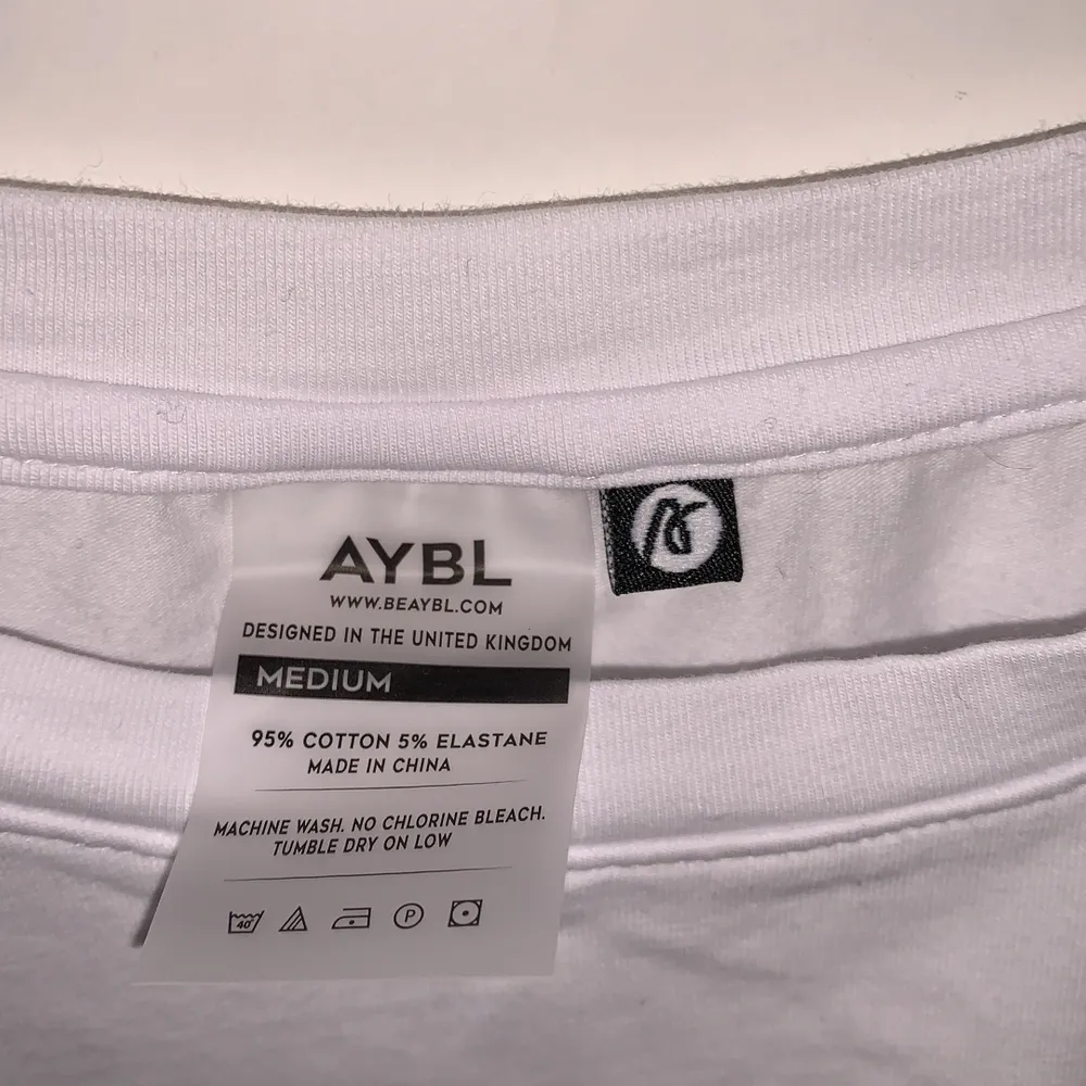 Superfin crop top från AYBL. Aldrig använd och i storlek M🏋🏼‍♀️. T-shirts.