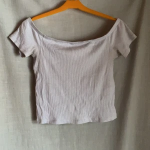 Vit off shoulder topp - Frakt 48kr