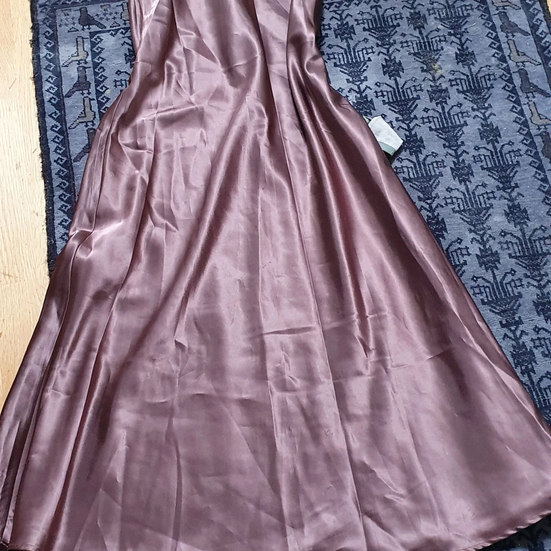 Ny fest satin klänning  - 90