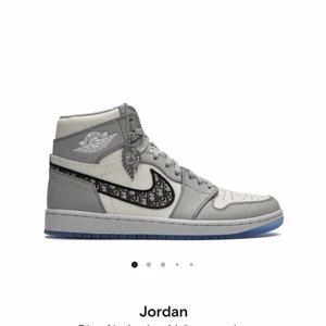 Jordans  - ska sälja mina jordans pågrund av att de inte kommer till användning längre. Hör av er vid frågor!