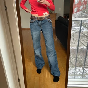 Dolce&Gabbana jeans - Jeans från Dolce&Gabbana i begagnat skick, vet dock inte om de är äkta. De har ett litet hål precis under rumpan, men det syns knappt när man har dem på sig. 