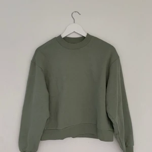 Weekday sweater - Sælger denne sweater fra Weekday, den er aldrig blevet brugt. Kun prøvet på 1 gang.                                                                             Mindste pris : 159kr.         Ny pris : 229kr
