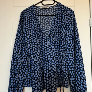 Blus Carin Wester  - Super fin blus från Carin Wester. Använd 1 gång, skälet för att den inte kommer till användning. 