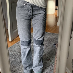 Our legacy jeans  - Intressekoll på mina our legacy jeans. Gråa i rak modell, knappt använda. Waist 27 men passar mindre då de är små i storleken (har vanligtvis 26 eller S)