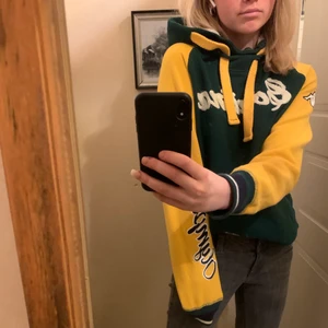 Hoodie från kappa strl s - Säljer denna sjukt snygga och unika hoodie från kappa! Strl s/m