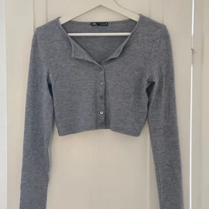 Kofta Zara - Jättefin kofta från Zara! Säljer då den inte kommer till användning längre 