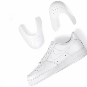 CRESE PROTECTORS  - Sneaker Shield UF hjälper dig att skydda dina skor från att creasa sig. Både bra för skorna, miljön och din ekonomi. Säljs i två storlekar S (35-39) och L (40-46). Beställningar tar jag här på Plick men även på vår Instagram @sneakershield.uf