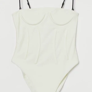 H&M studio  - Baddräkt från H&M studio S/S 2021. Oanvänd med tags kvar, storlek 38 men passar även 36