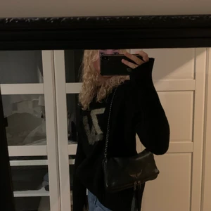 Zadig Voltaire väska - Zadig väska som jag köpte i Köpenhamn för några år sedan💜 den har blivit lite sliten med åren men fortfarande fin! 