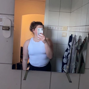 Body från Zara - Vit body från Zara storlek L, använd 1 gång