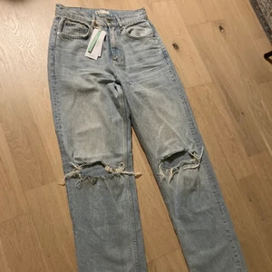 Jeans  - Oanvända jeans ifrån Gina! Nypris: 600kr 