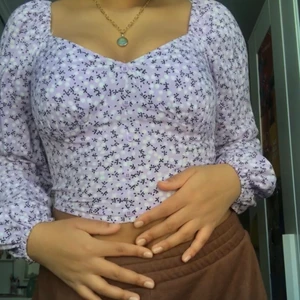 floral top  - really cute purple floral top 
