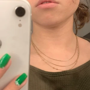 Halsband  - Säljer detta jätte fina halsband då det inte riktigt är min stil. Knappt använt! Säljer för 20kr + frakt på 12kr 