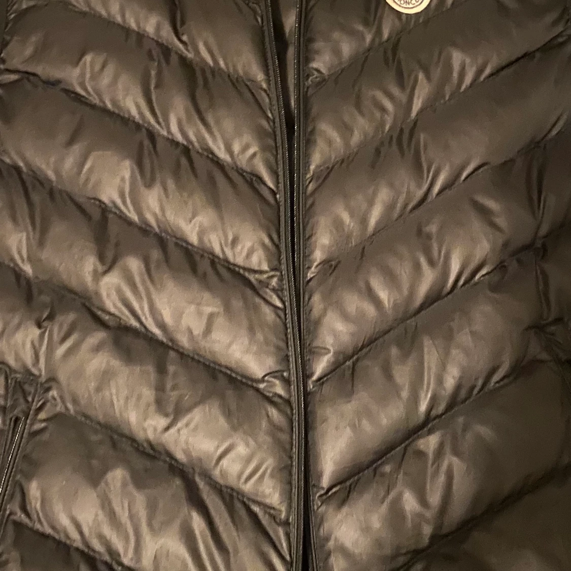 Moncler väst med scan& pris kan sänkas