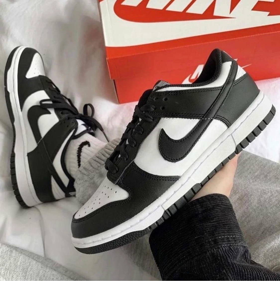 DUNK LOW BLACK & WHITE 
