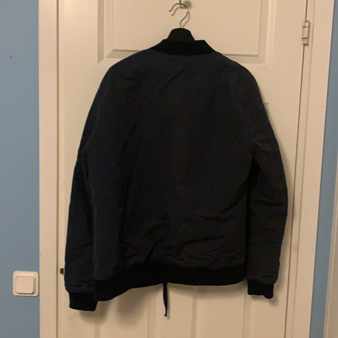 Bomberjacka från superdry I storlek XL - 90