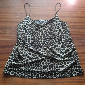 Leo linne 2 - Så fin! M. 29 kr. Samfraktar vid köp av flera varor för 66 kr 💕❣