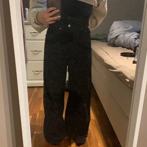 Svarta Gina byxor  - Jeans från gina. För stora för mig