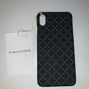 Malene Birger iPhoneskal - Säljer detta jättefina mobilskal från Malene Birger. Aldrig använt pga fel storlek, prislappen är kvar🖤 Passae iPhone X/XS/11 PRO. Kan skicka eller mötas upp i Göteborgsområdet✨ nypris: 299kr, mitt pris 150kr✨