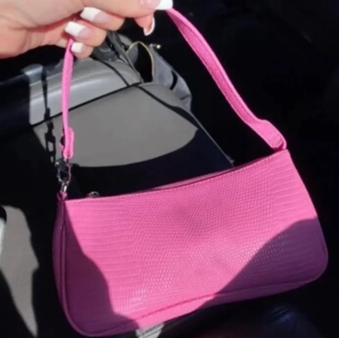 Rosa axelbandsväska - 90