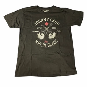 T-shirt - Kolla gärna in mina andra annonser, erbjuder alltid samfrakt och mängdrabatt❣️😁