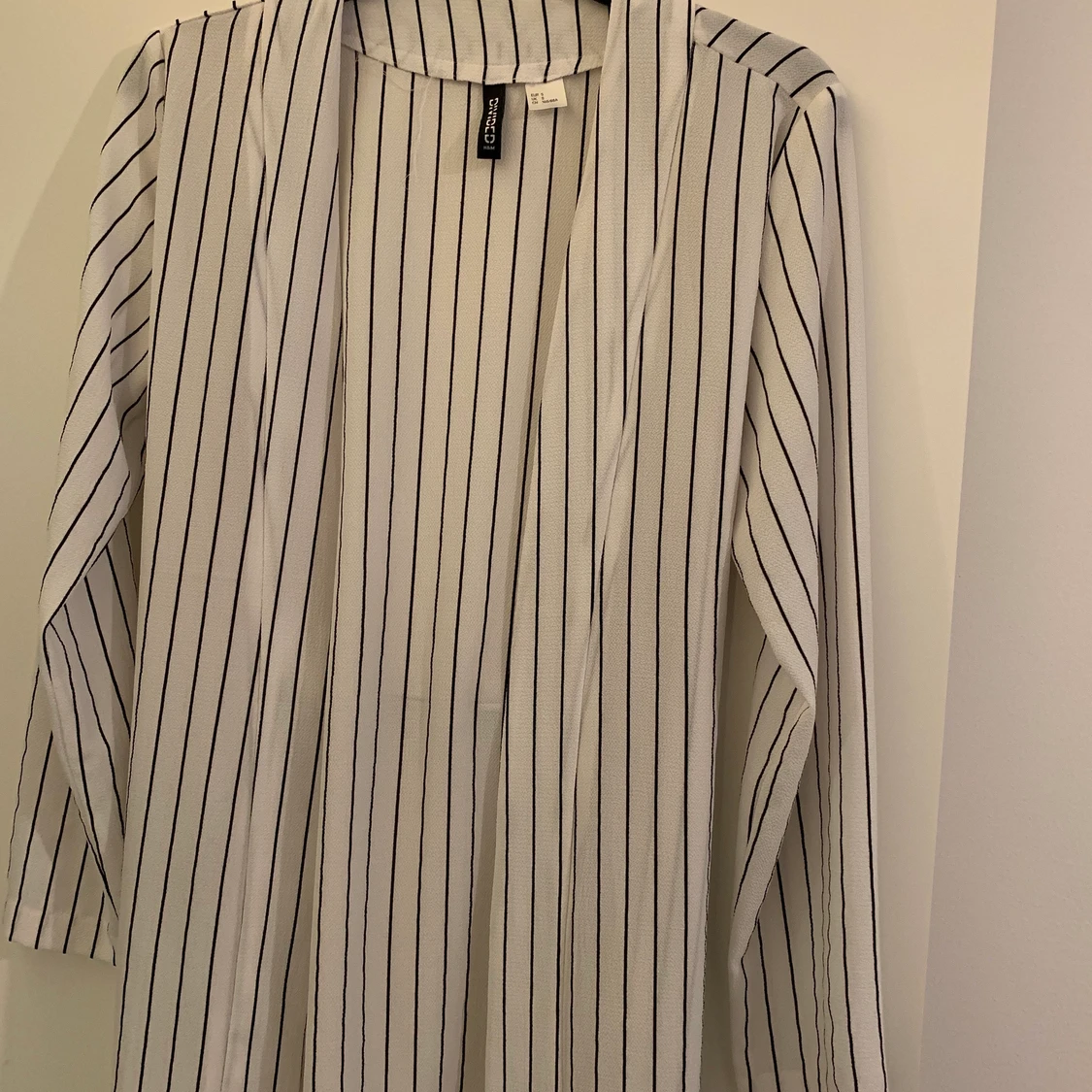 Vit randig skjorta  - 91